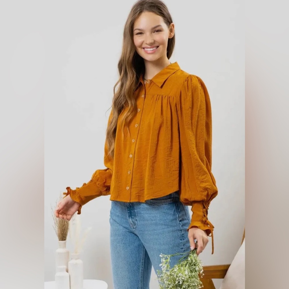 Nwt‎ Goldie Vintage style Button Up Blouse